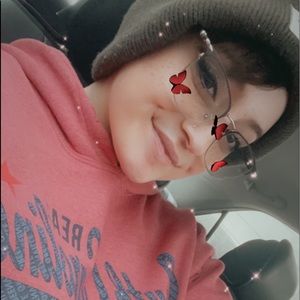 Meet your Posher, Kayla